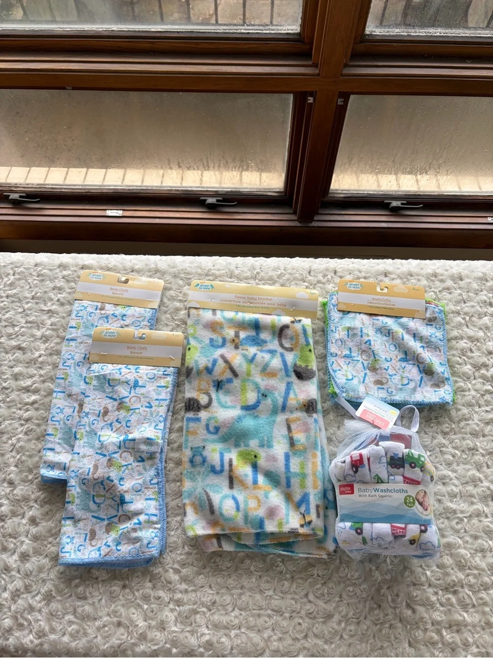 New 31 Piece Baby Washcloths & Fleece Burp Cloths Alphabet & Vehicles